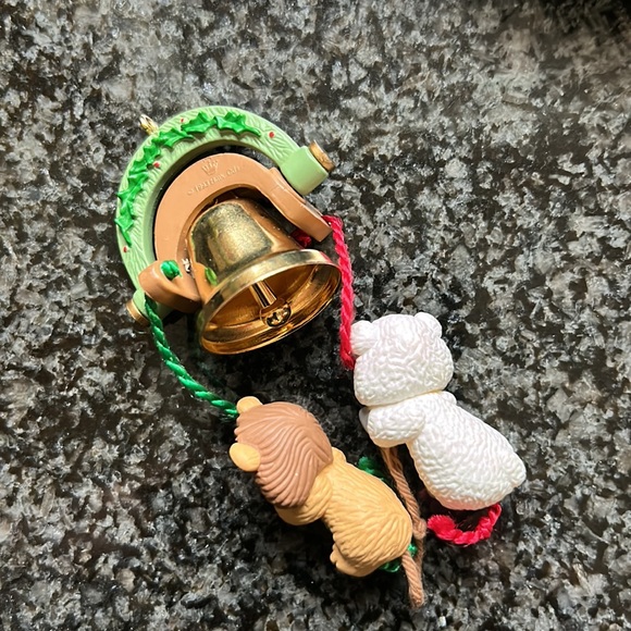 Hallmark 1993 Vintage Ornament Curly n Kingly  Lion & Lamb - Picture 5 of 10